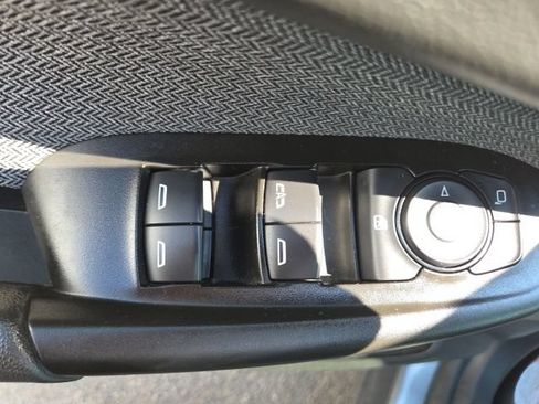 Used 2022 Chevrolet TrailBlazer LT w/ Convenience Package FWD image 11