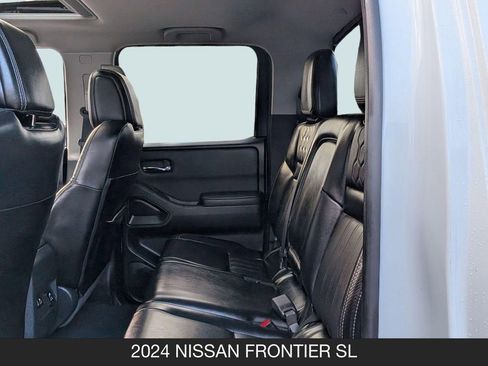 Certified 2024 Nissan Frontier SL w/ Technology Package RWD image 17