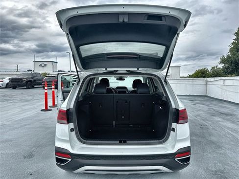 Used 2024 Volkswagen Taos SE image 22