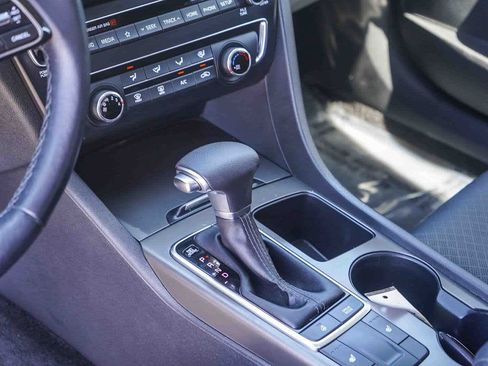 Used 2020 Kia Optima SE FWD image 22