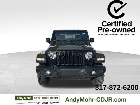 Used 2022 Jeep Gladiator Sport image 2