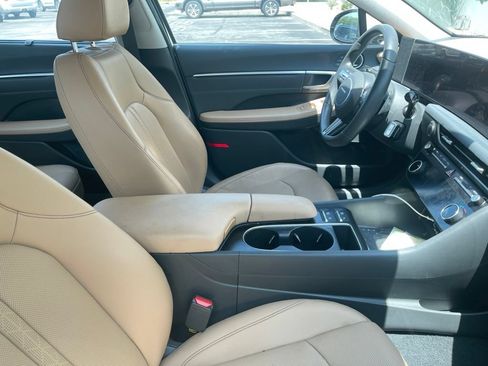 Used 2025 Hyundai Sonata Limited FWD image 8