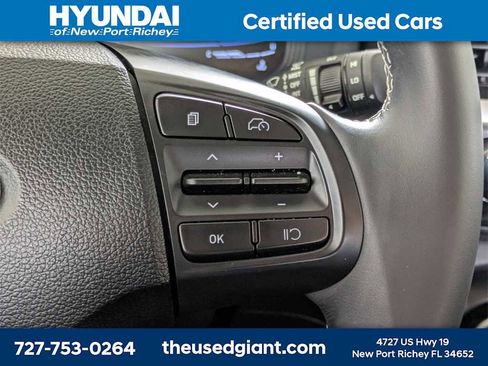 Certified 2024 Hyundai Venue SEL image 27
