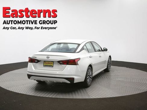 Used 2025 Nissan Altima 2.5 SV FWD image 39