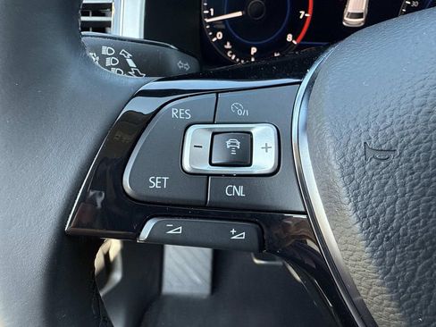 Used 2018 Volkswagen Atlas SEL Premium image 30