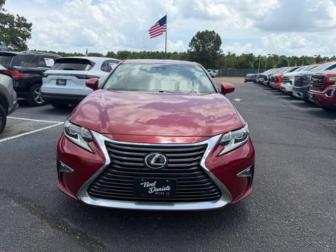 Used 2017 Lexus ES 350 w/ Premium Package FWD image 2