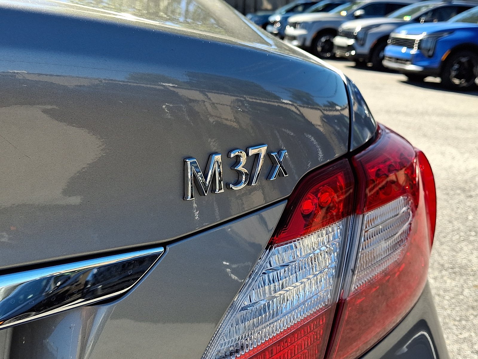Used 2012 INFINITI M37 x w/ Deluxe Touring Pkg AWD/4WD image 30