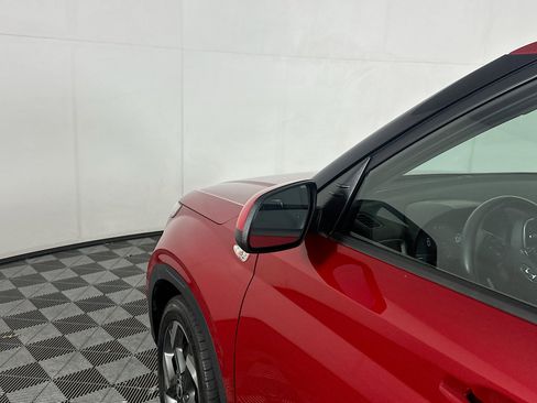 Used 2023 Hyundai Venue SEL image 16