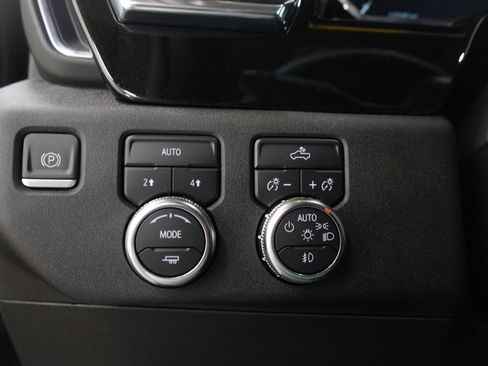 Used 2024 GMC Sierra 1500 Elevation image 26