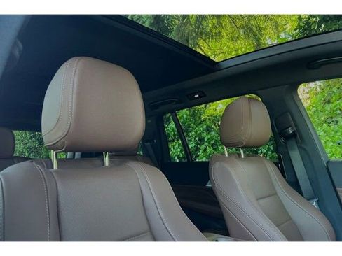 Used 2024 Mercedes-Benz GLS 450 4MATIC image 13