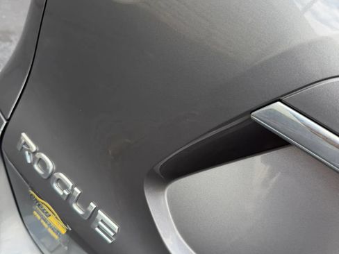 Used 2018 Nissan Rogue SV AWD/4WD image 11