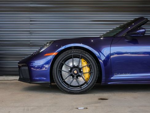 Certified 2025 Porsche 911 Targa 4 GTS AWD/4WD image 13