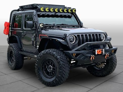 Used 2019 Jeep Wrangler Sport AWD/4WD image 3