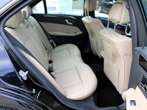 Used 2011 Mercedes-Benz E 550 4MATIC Sedan image 20