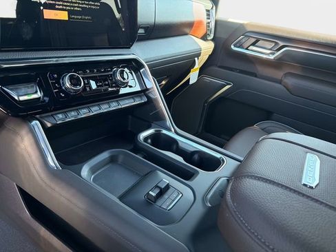 New 2026 GMC Sierra 2500 Denali w/ Denali Reserve Package image 24