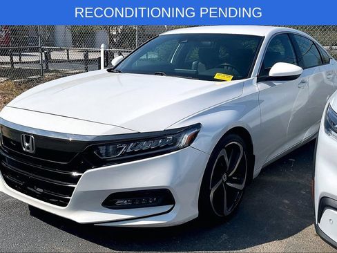 Used 2019 Honda Accord Sport image 2