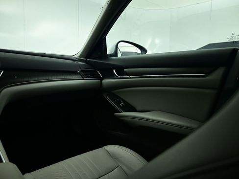 Used 2020 Honda Accord Touring image 13