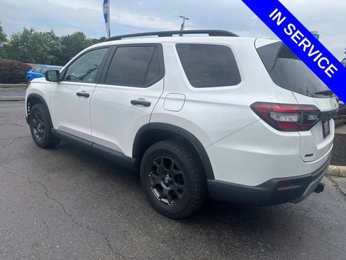Used 2024 Honda Pilot TrailSport image 5