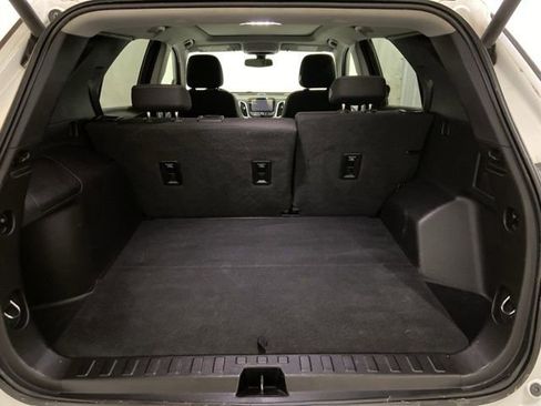 Used 2018 Chevrolet Equinox LT w/ Sun & Infotainment Package image 11