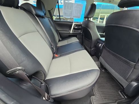 Used 2017 Toyota 4Runner SR5 Premium AWD/4WD image 10