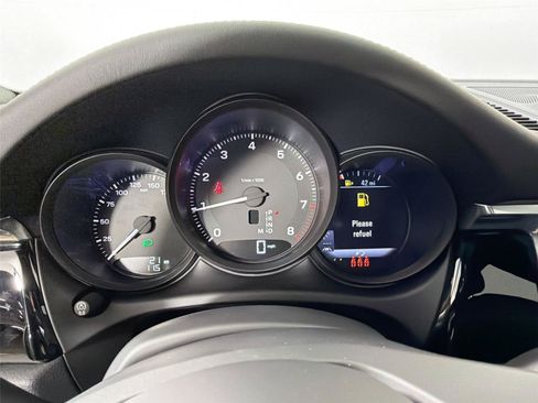 Certified 2026 Porsche Macan AWD/4WD image 19