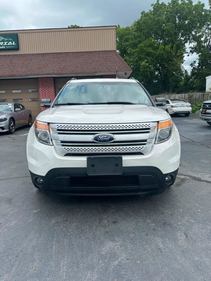 Used 2014 Ford Explorer XLT w/ Equipment Group 201A AWD/4WD image 11