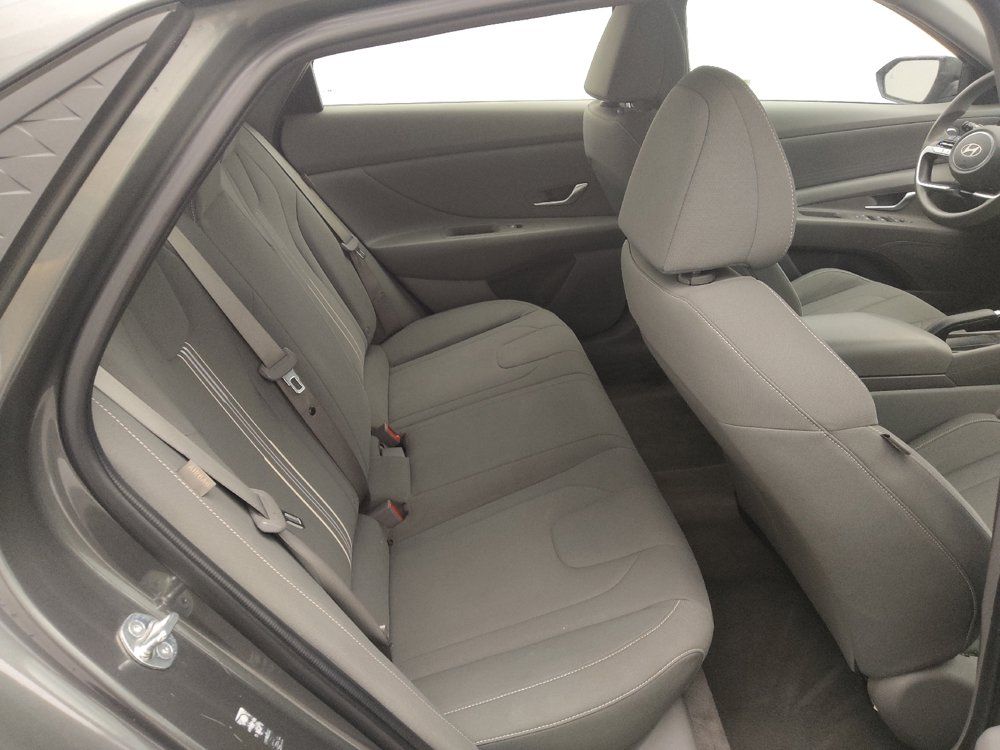 Used 2024 Hyundai Elantra SEL FWD image 19