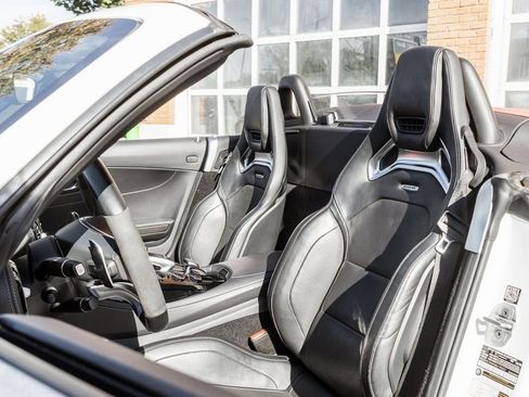 Used 2018 Mercedes-Benz AMG GT Roadster w/ Lane Tracking Package image 10
