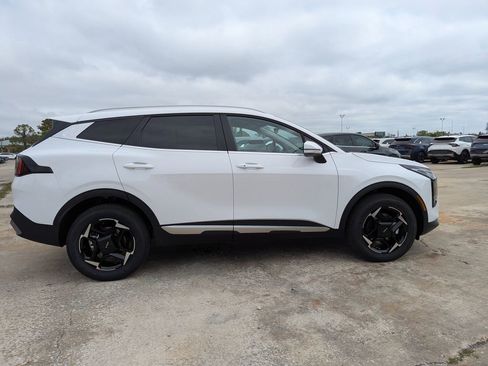 New 2026 Kia Sportage EX image 9