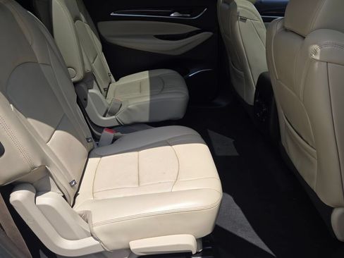 Used 2018 Buick Enclave Essence FWD image 8