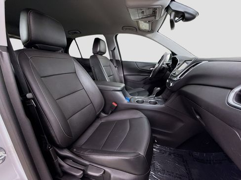 Used 2020 Chevrolet Equinox LT w/ Sport Edition FWD image 29