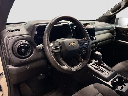 Used 2024 Chevrolet Colorado W/T RWD image 9