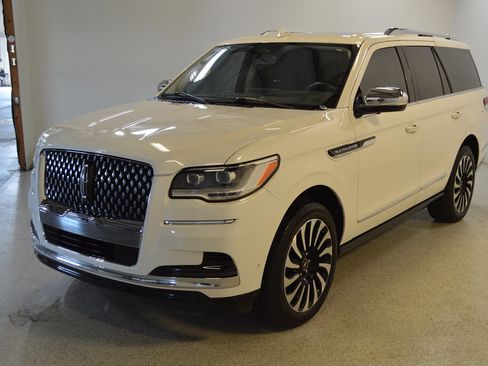 Used 2022 Lincoln Navigator Black Label AWD/4WD image 7
