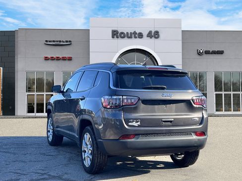 Used 2022 Jeep Compass Latitude image 4