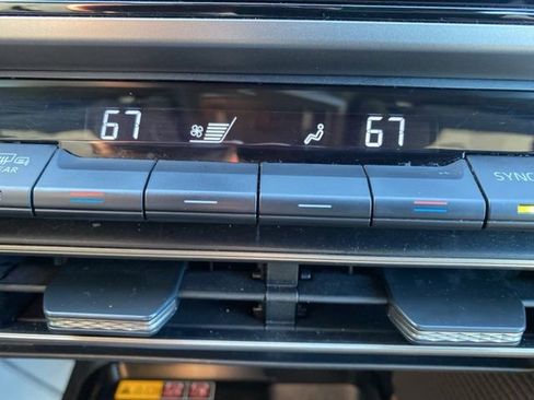 Certified 2025 Toyota Camry SE image 10