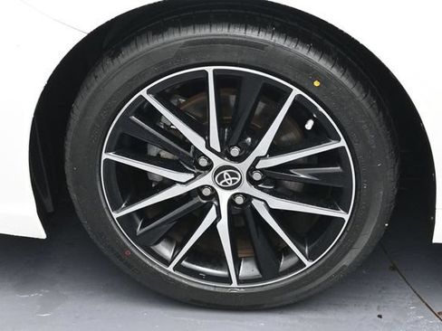 Used 2024 Toyota Camry SE FWD image 7