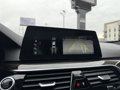 Used 2018 BMW 530i xDrive image 25