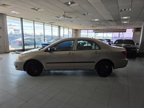 Used 2005 Toyota Corolla CE image 4