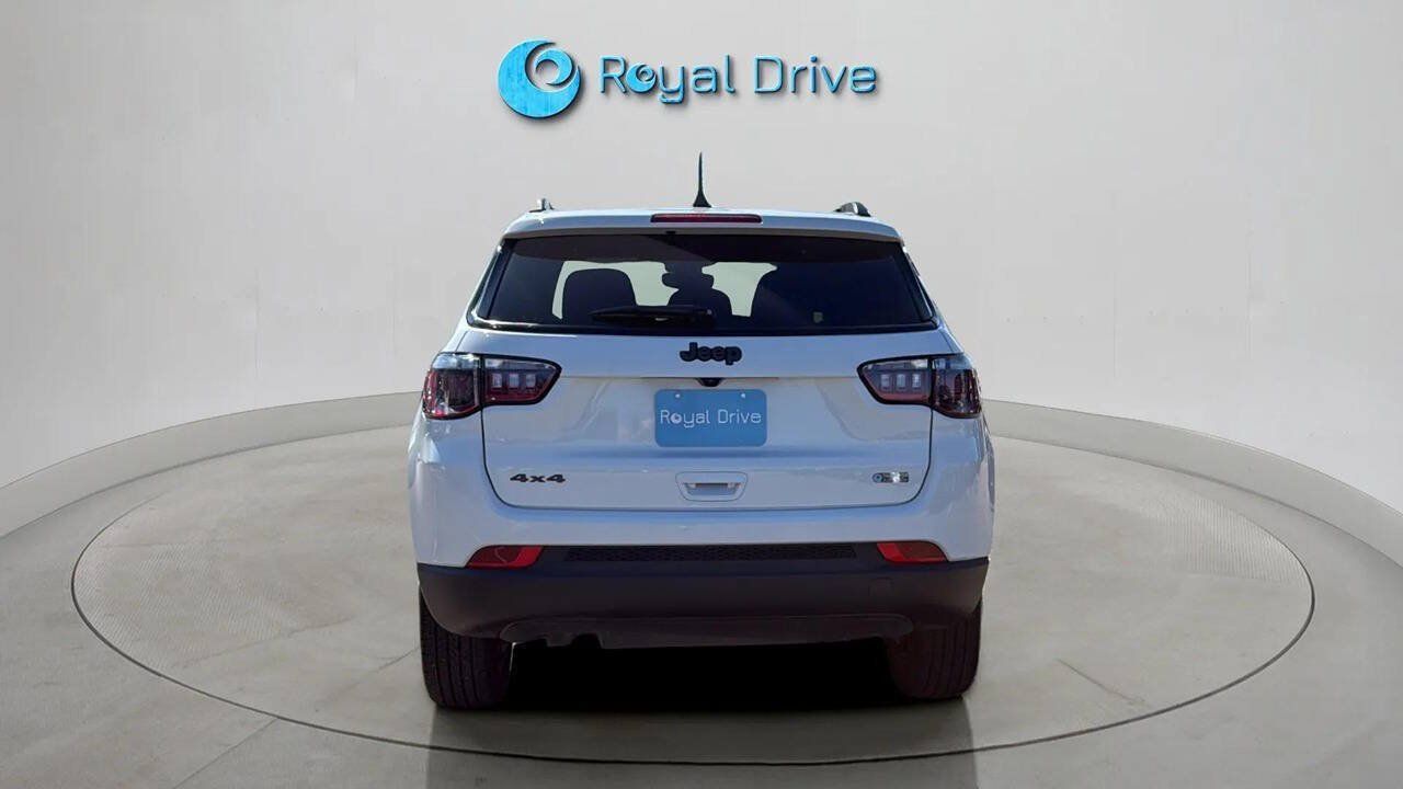 Used 2025 Jeep Compass Latitude w/ Altitude Special Edition AWD/4WD image 5