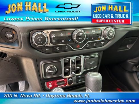 Used 2025 Jeep Gladiator Mojave AWD/4WD image 30