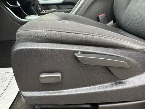 Used 2018 Chevrolet Colorado LT AWD/4WD image 24