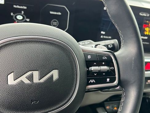 Certified 2025 Kia Sorento SX Prestige image 24