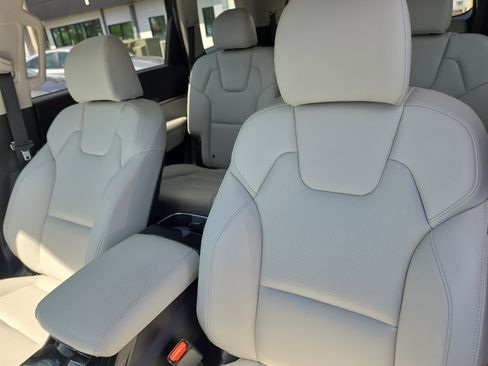 Certified 2024 Kia Telluride S FWD image 22