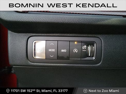 Used 2025 Chevrolet Traverse Z71 w/ Enhanced Driving Package image 27