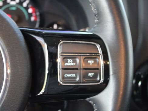 Used 2017 Jeep Wrangler Sahara AWD/4WD image 14