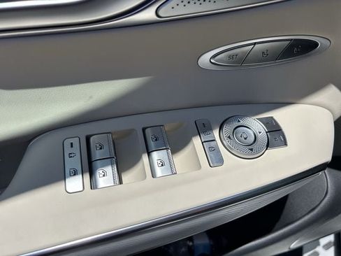 New 2026 Genesis GV70 2.5T Advanced AWD/4WD image 23