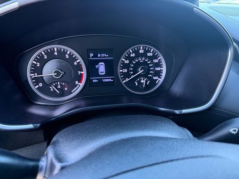 Used 2020 Hyundai Santa Fe SE image 11