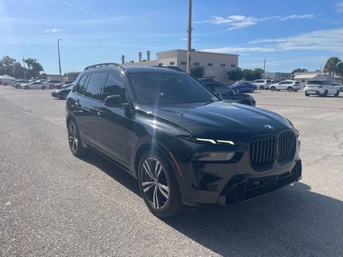 Used 2024 BMW X7 xDrive40i w/ M Sport Package AWD/4WD image 1