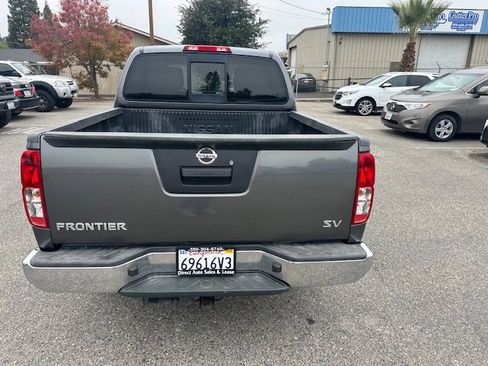 Used 2019 Nissan Frontier SV image 8