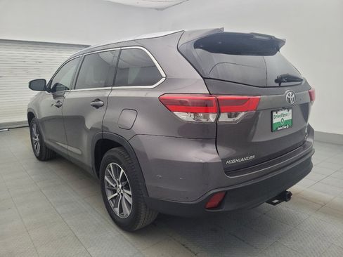 Used 2019 Toyota Highlander XLE FWD image 5
